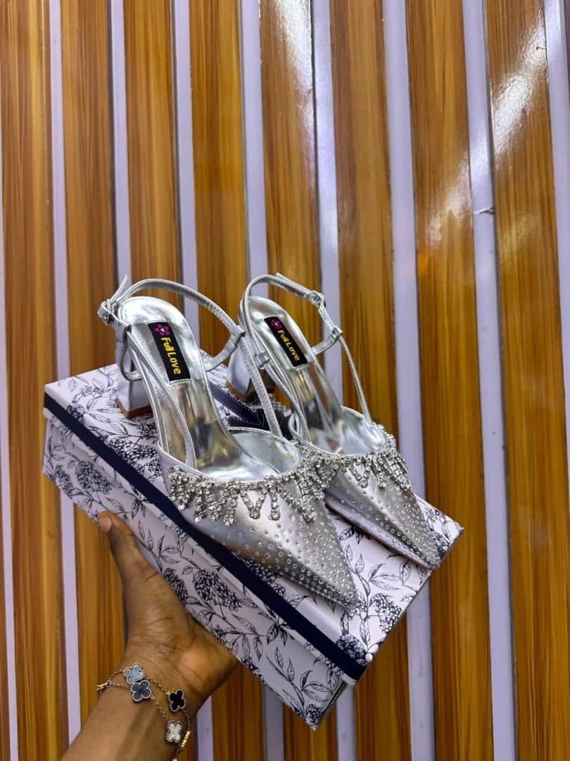 Cooparate female shoes